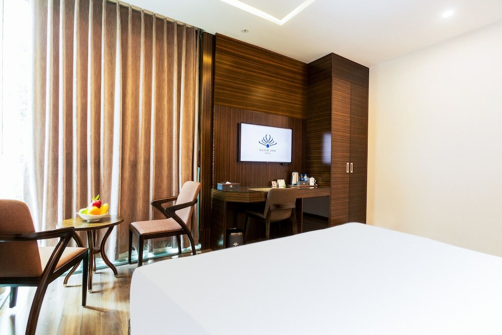 Фото Queen Ann Hotel