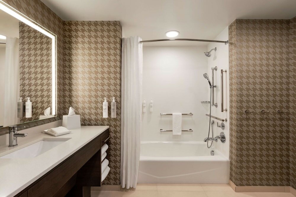 Фото Home2 Suites by Hilton Cheyenne