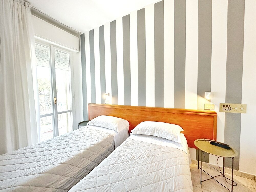 Фото Aura Living Hotel