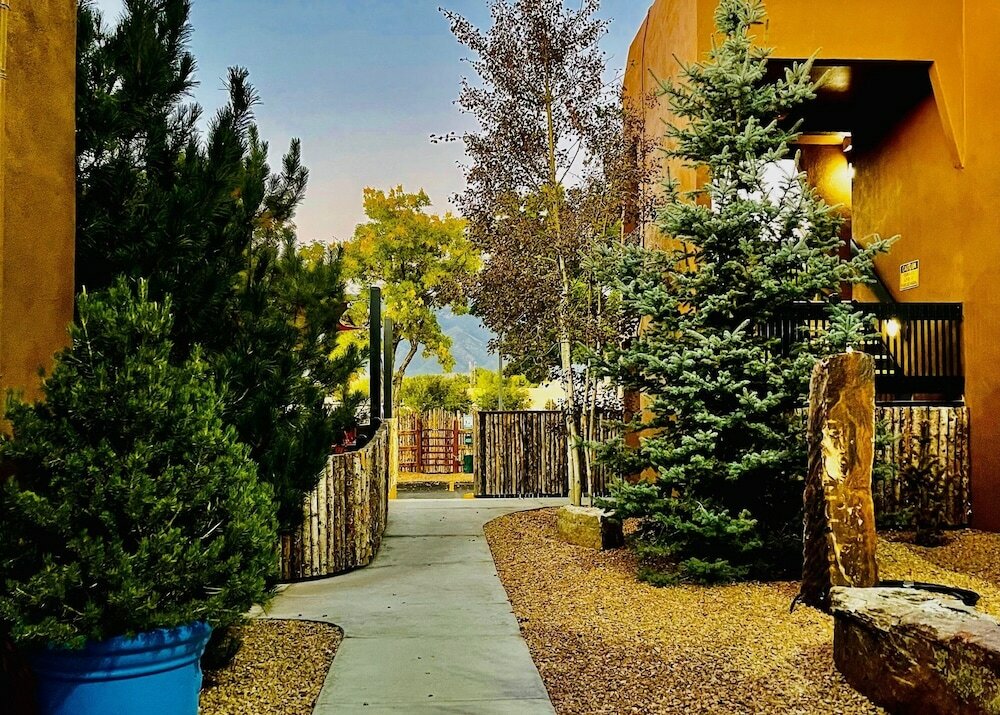 Фото Taos Valley Lodge