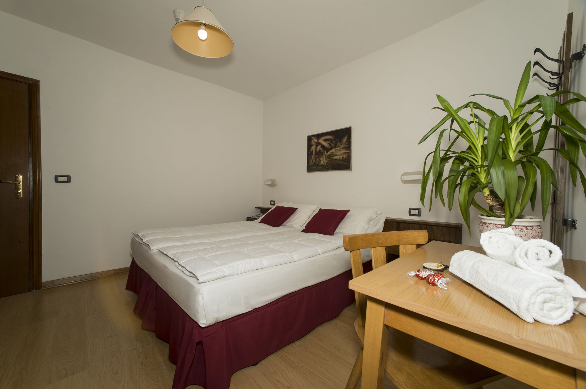 Фото Casteluce Hotel Funivie Pinzolo