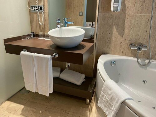 Гостиница Hotel Duerming Longoria Plaza в Овьедо