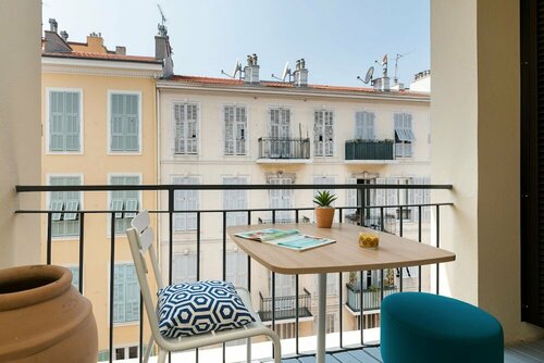 Гостиница The Deck Hotel by HappyCulture в Ницце