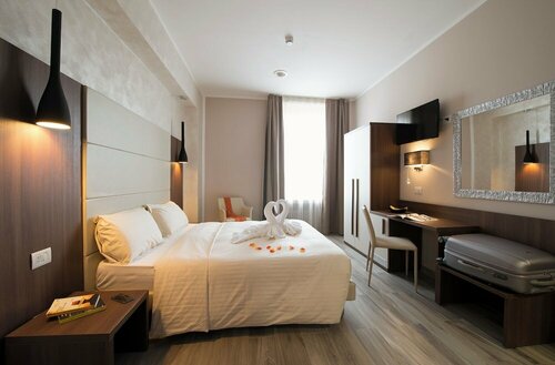 Гостиница Oasi Village Hotel в Ломбардии