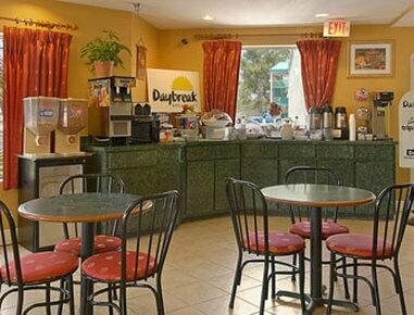 Гостиница Days Inn by Wyndham Gulfport в Галфпорте