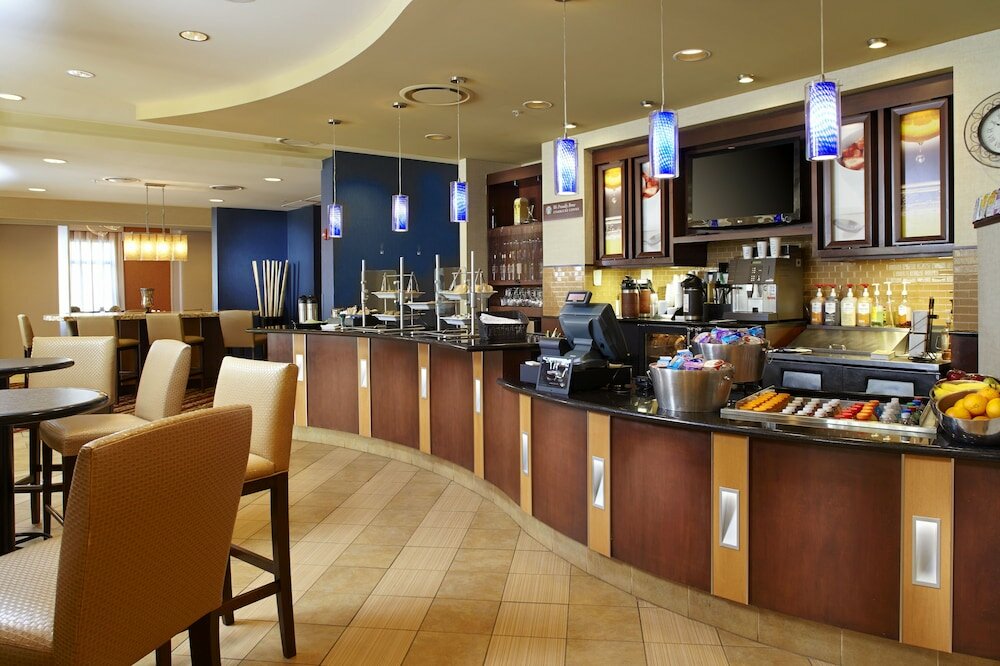 Фото Courtyard by Marriott Hamilton