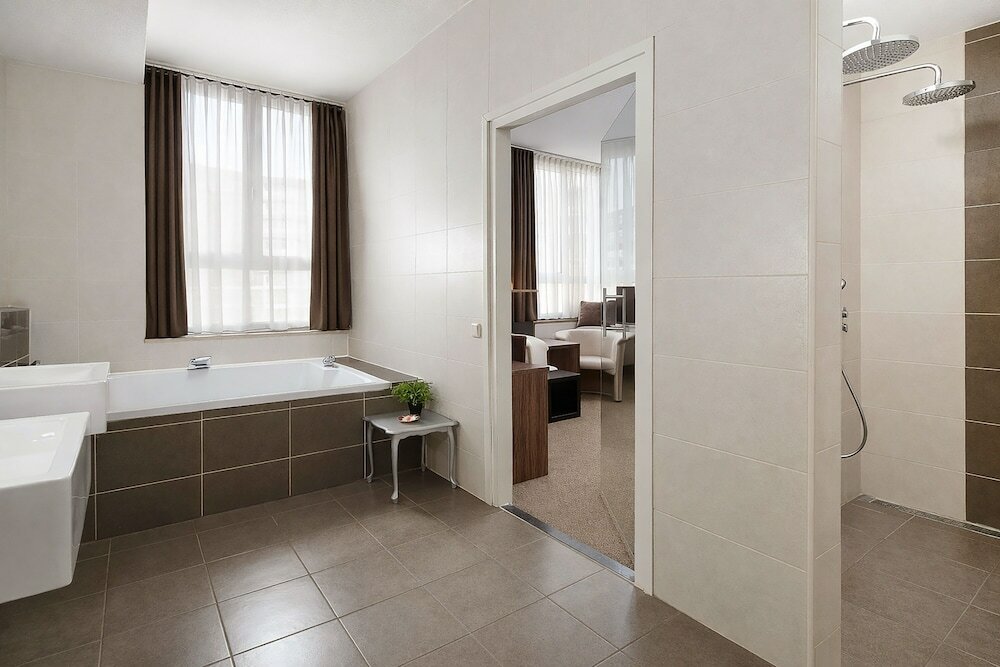 Фото Hotel La Reine