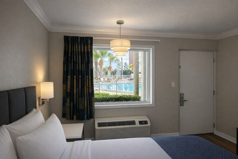 Фото SureStay Plus by Best Western Orlando International Drive