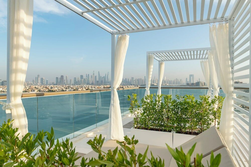 Фото Th8 Palm Dubai Beach Resort by IHG Dubai