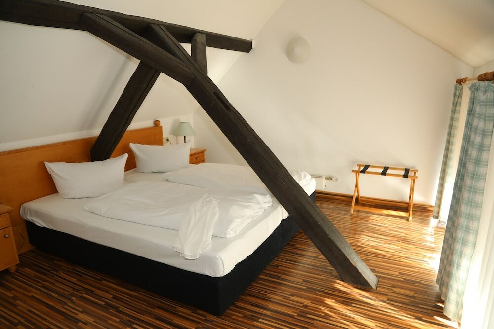 Фото Hotel Goldener Adler