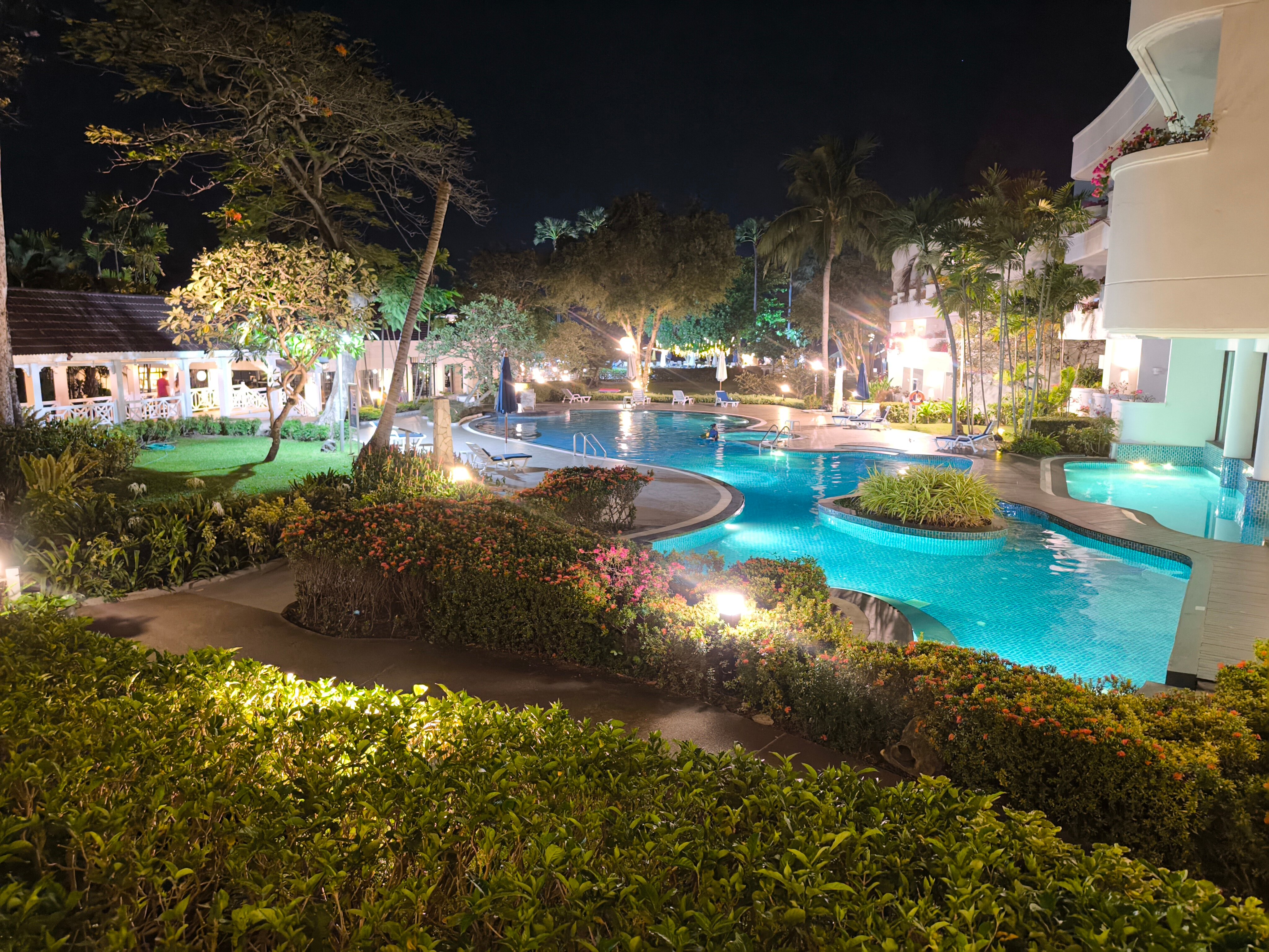 Фото Novotel Rayong Rim Pae Resort
