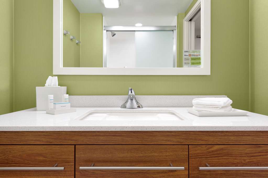 Фото Home2 Suites by Hilton Milwaukee Airport
