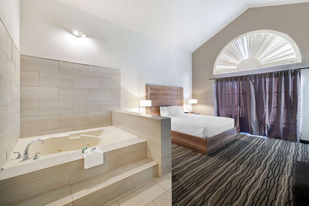 Фото Best Western Posada Royale Hotel & Suites