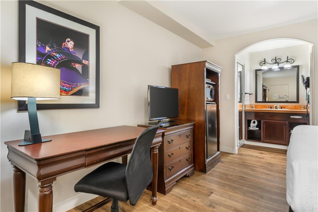 Фото Best Western Rose Garden Inn