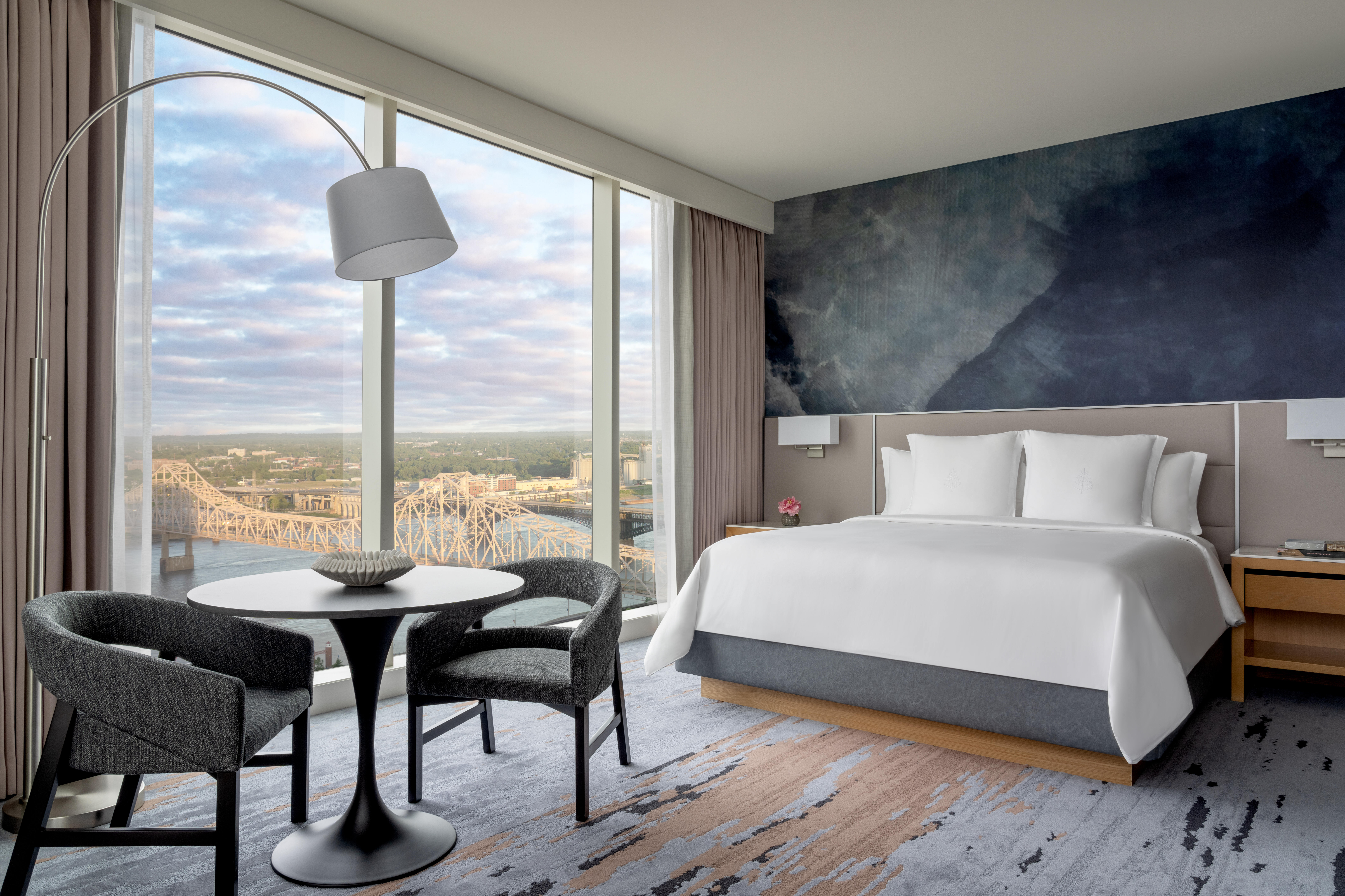 Фото Four Seasons Hotel St Louis