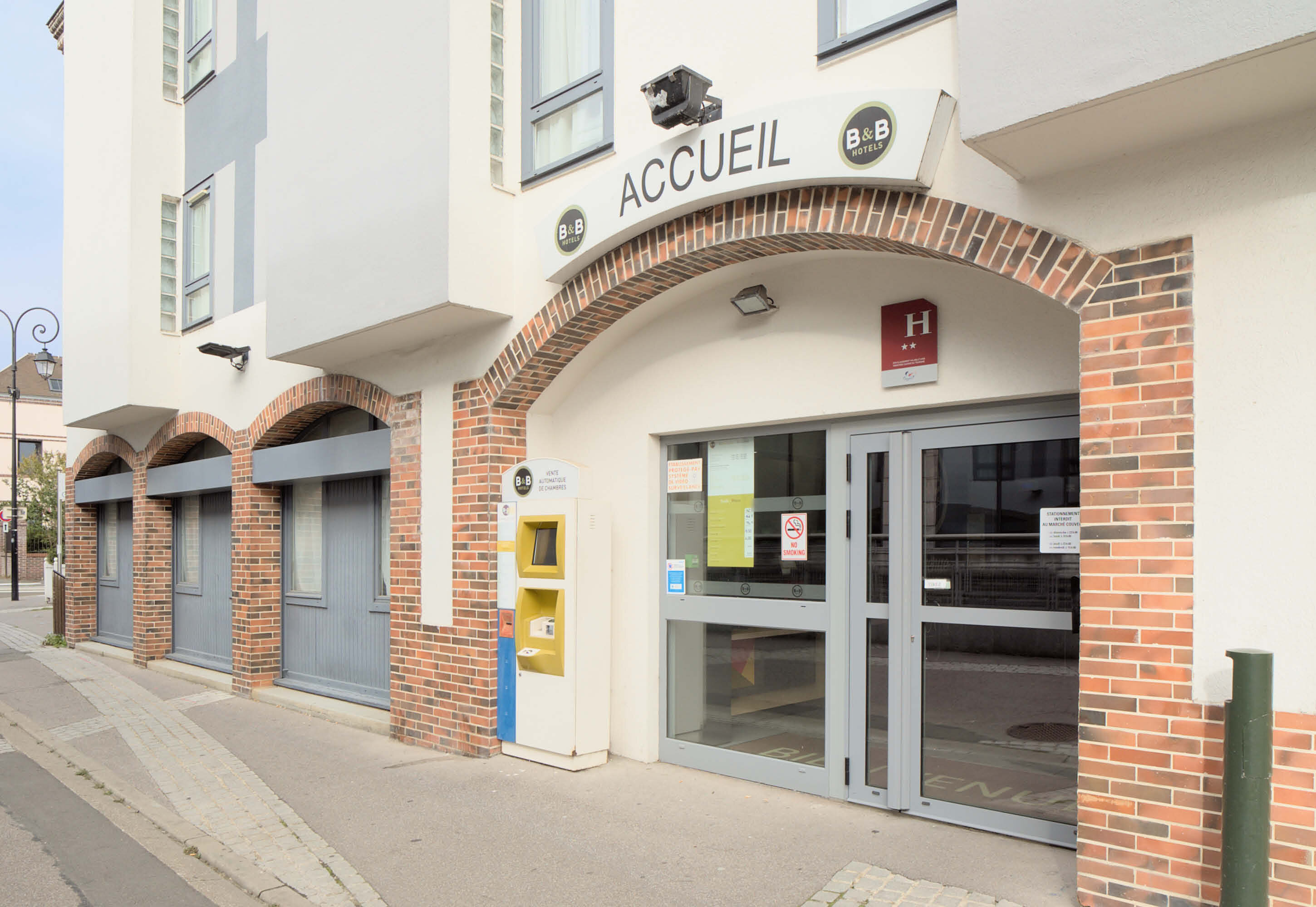 Фото B&b Hotel Dreux Centre