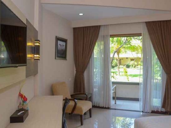 Фото Lombok Raya Hotel