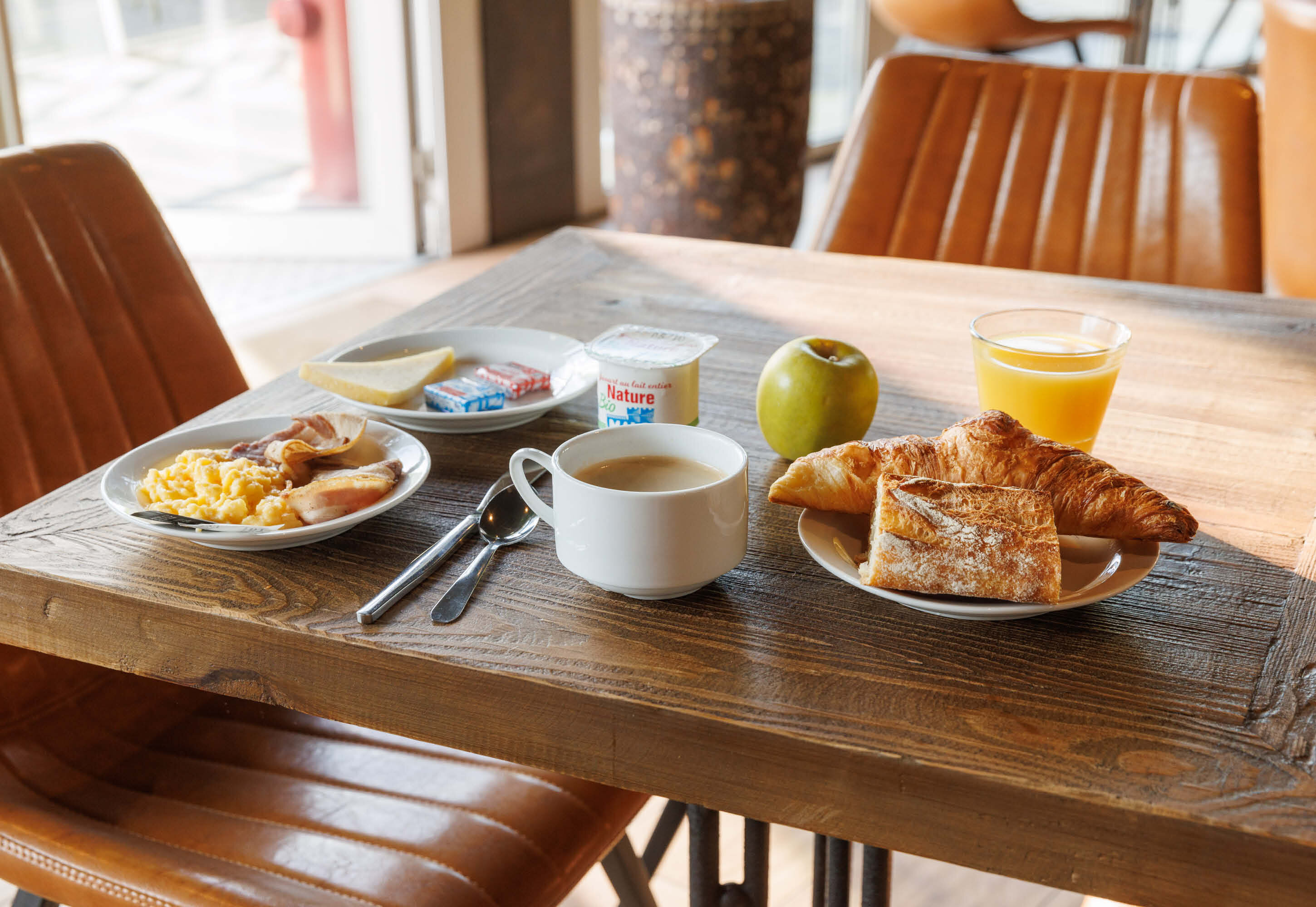 Фото B&b Hotel Clermont-Ferrand Nord Riom