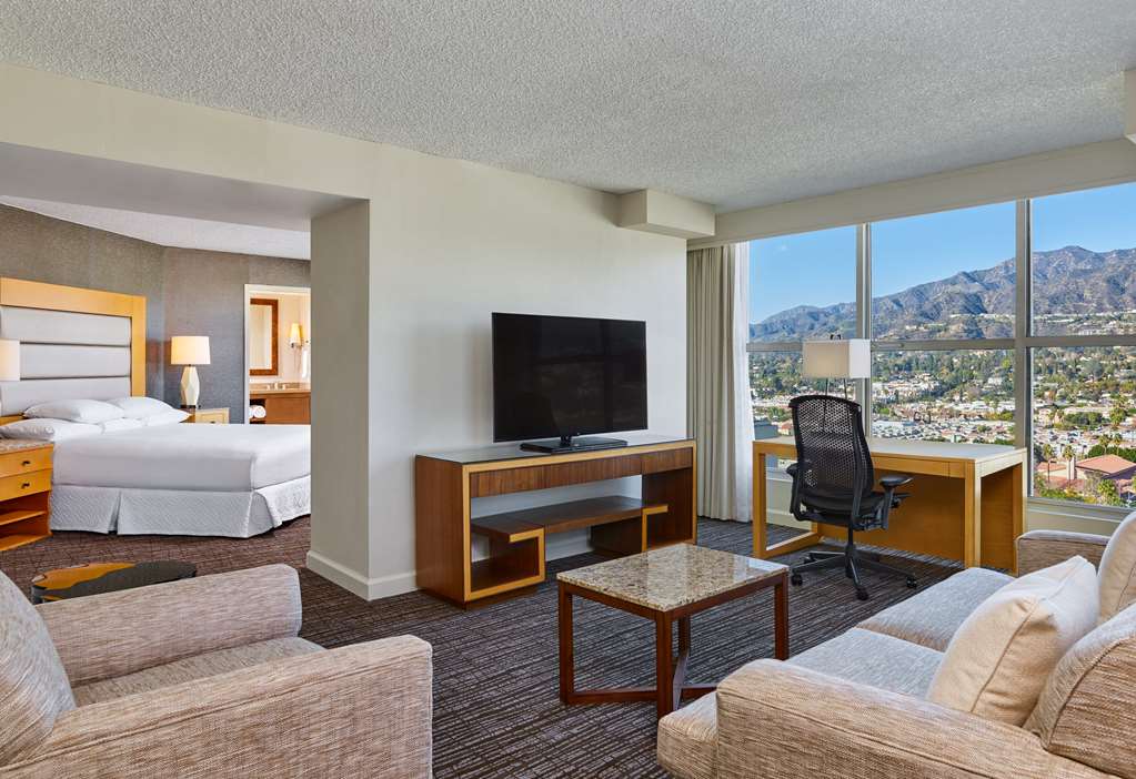 Фото Hilton Los Angeles North/Glendale & Executive Meeting Ctr