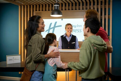 Гостиница Holiday Inn Express & Suites Barcelona - Sabadell by Ihg в Сант-Кугате-дель-Вальесе