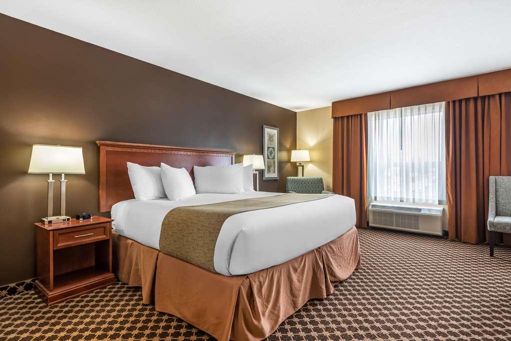 Фото Best Western Strathmore Inn