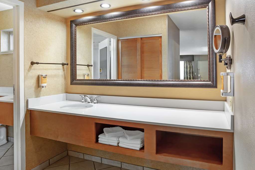 Фото Best Western Plus Black Oak