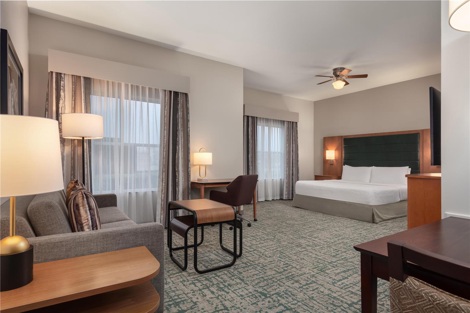 Фото Homewood Suites by Hilton TechRidge Parmer @ I-35