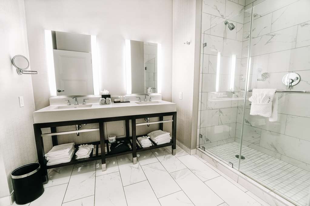 Фото Embassy Suites Louisville Downtown