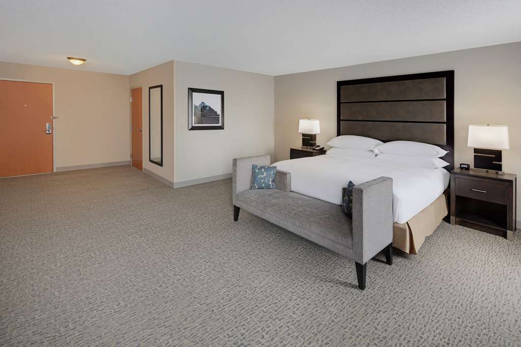 Фото DoubleTree by Hilton Richmond Airport