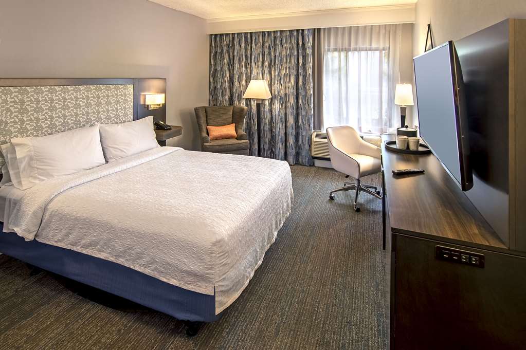 Фото Hampton Inn & Suites Fairfield