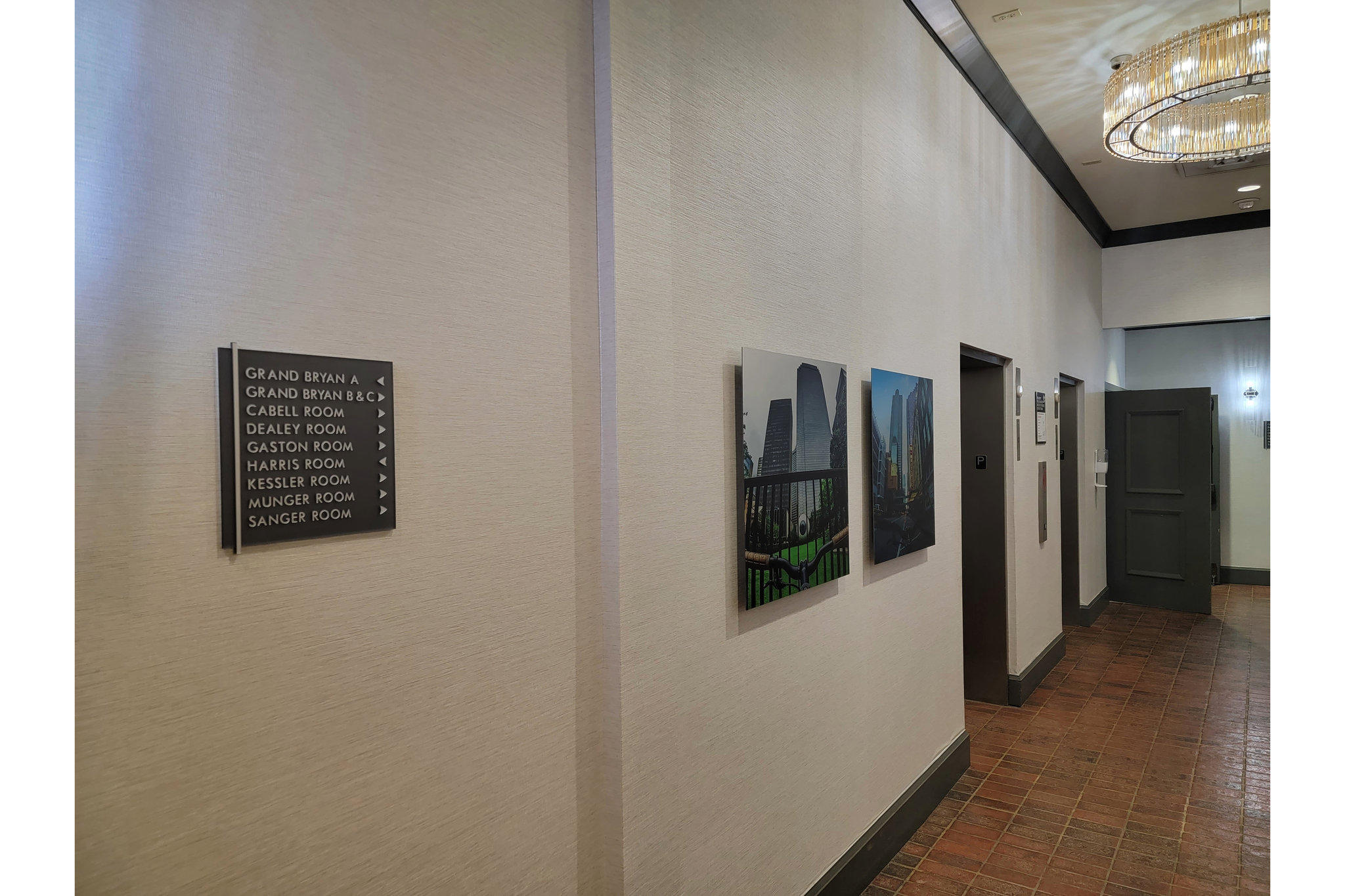 Фото Crowne Plaza Dallas Downtown