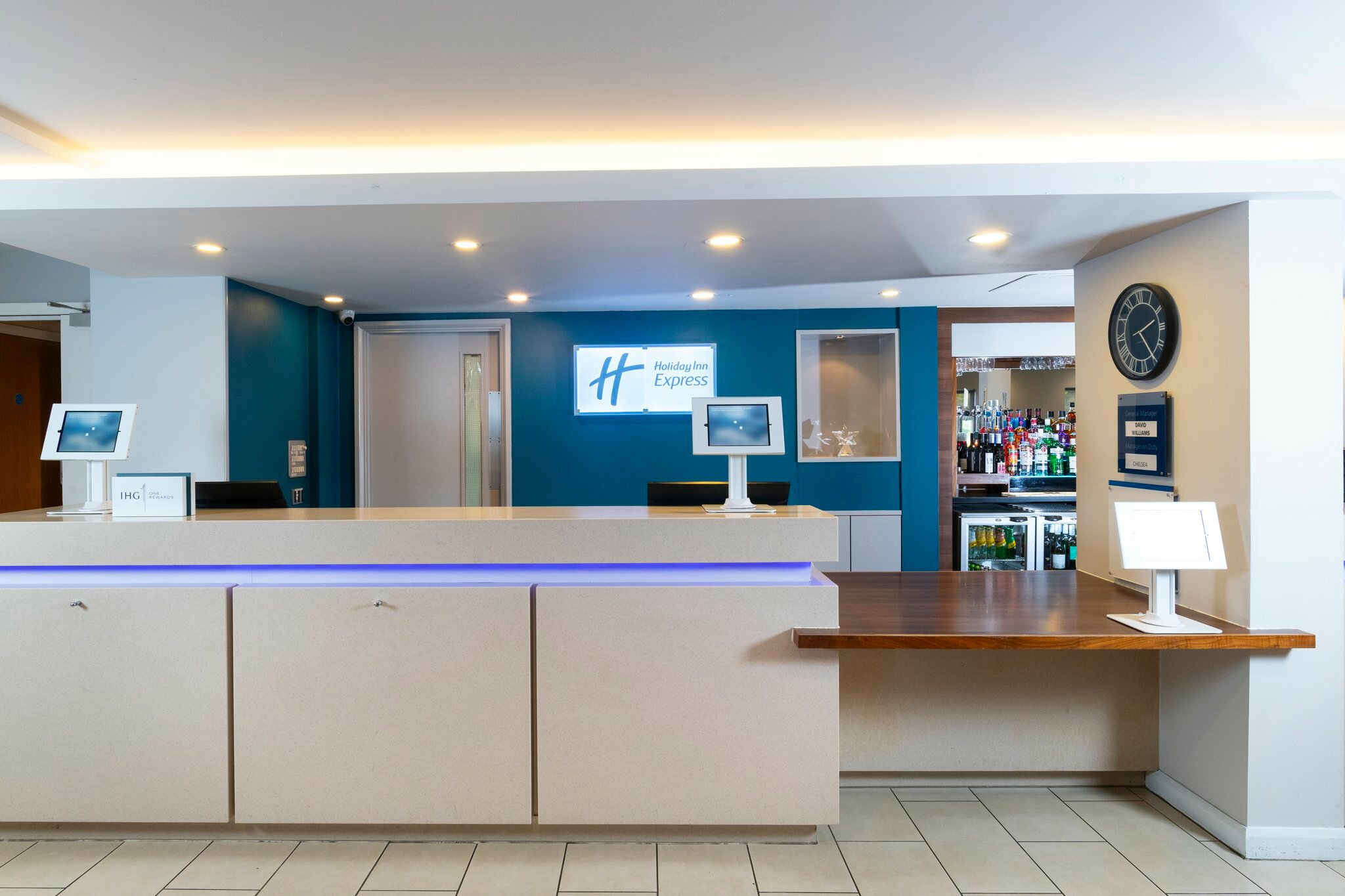 Фото Holiday Inn Express Birmingham - Oldbury, an Ihg Hotel