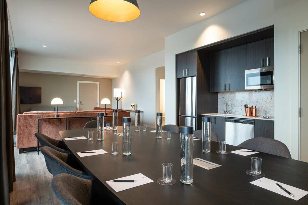 Фото Holman Riverfront Park Hotel Salem, Tapestry by Hilton