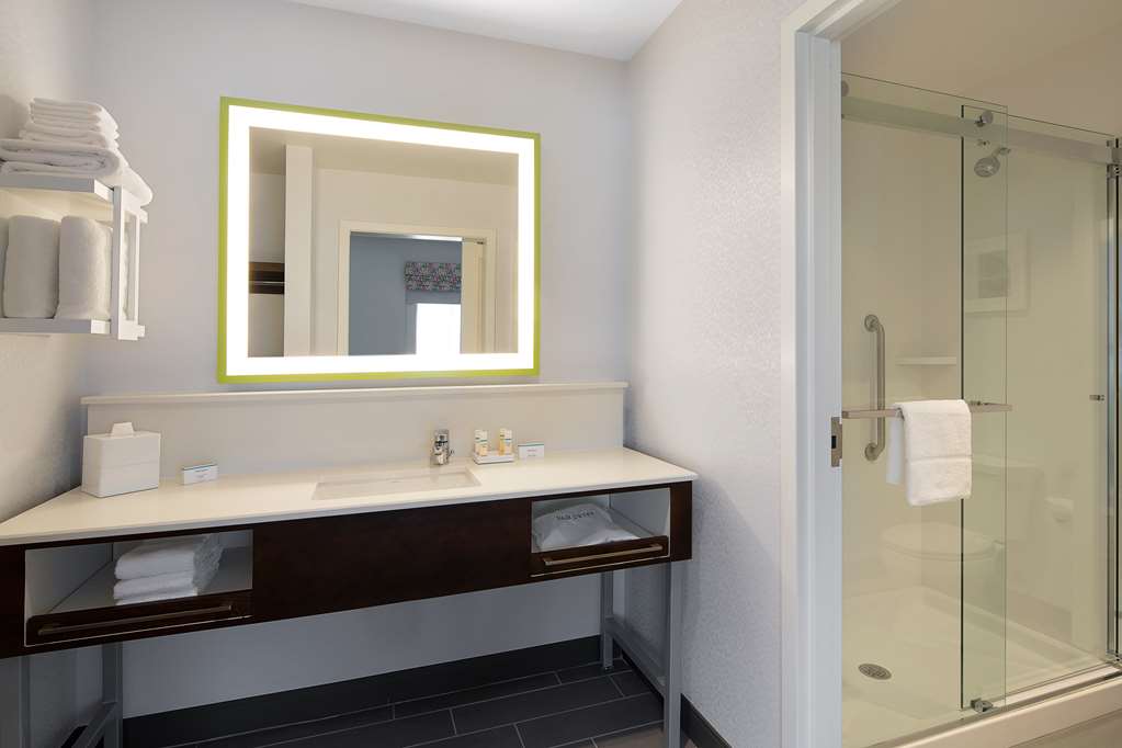 Фото Hampton Inn & Suites Raleigh Midtown
