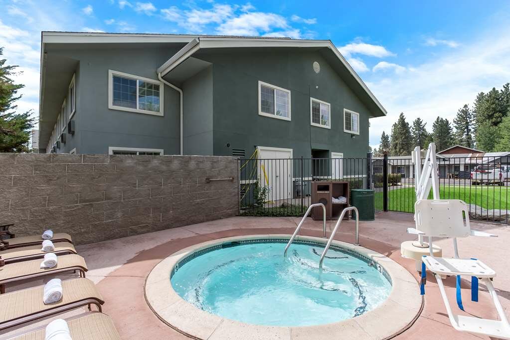 Фото Best Western Rose Quartz Inn
