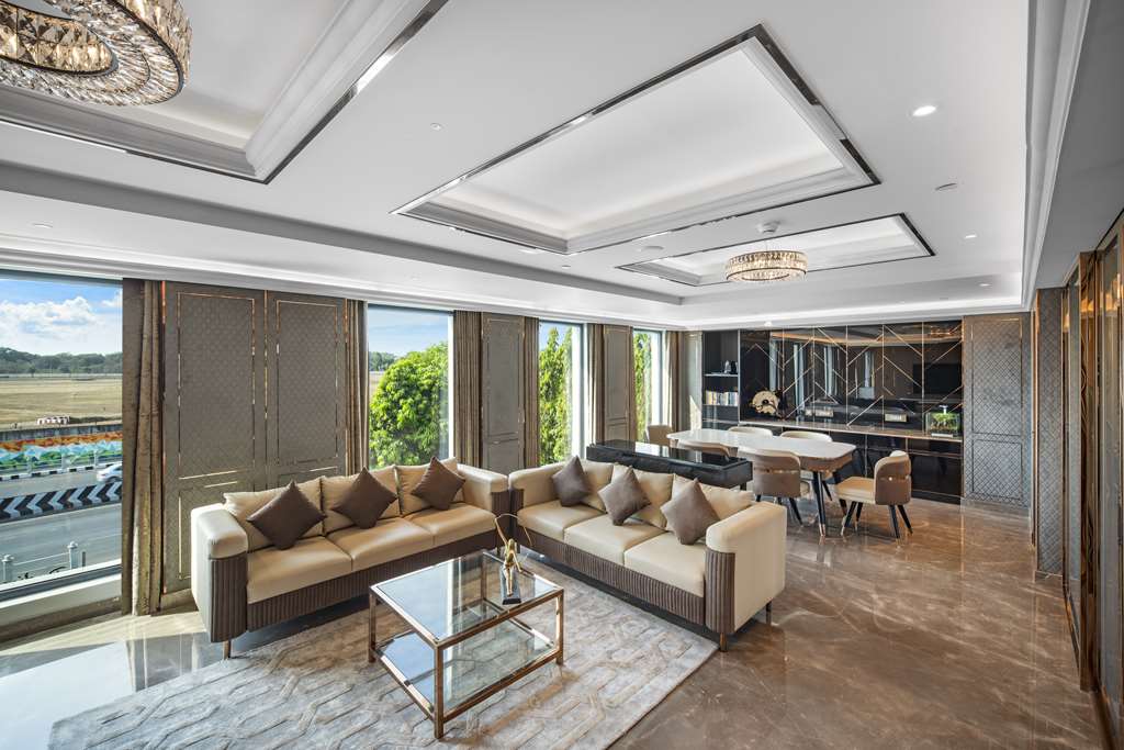 Фото Radisson Blu Hotel & Suites GRT Chennai