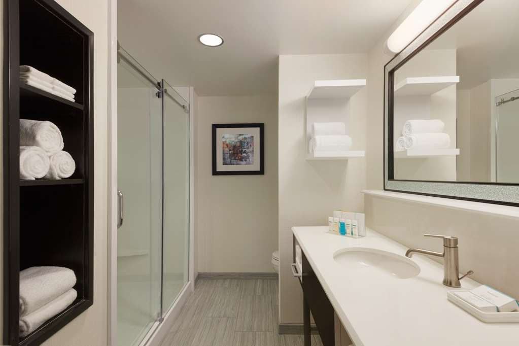 Фото Hampton Inn & Suites Nashville Downtown