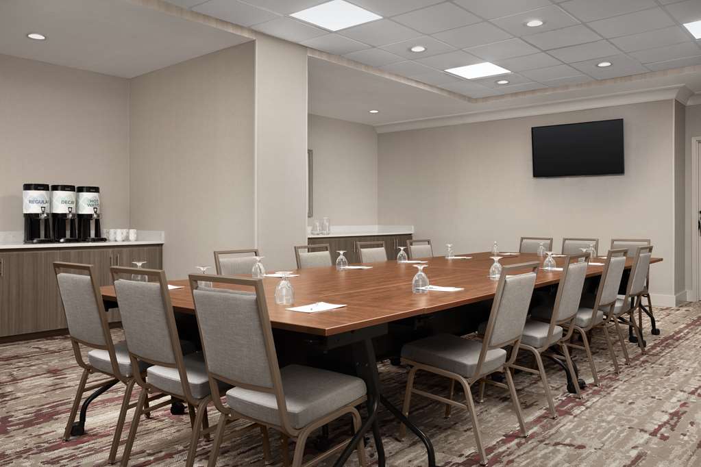 Фото Hilton Garden Inn Philadelphia/Ft. Washington