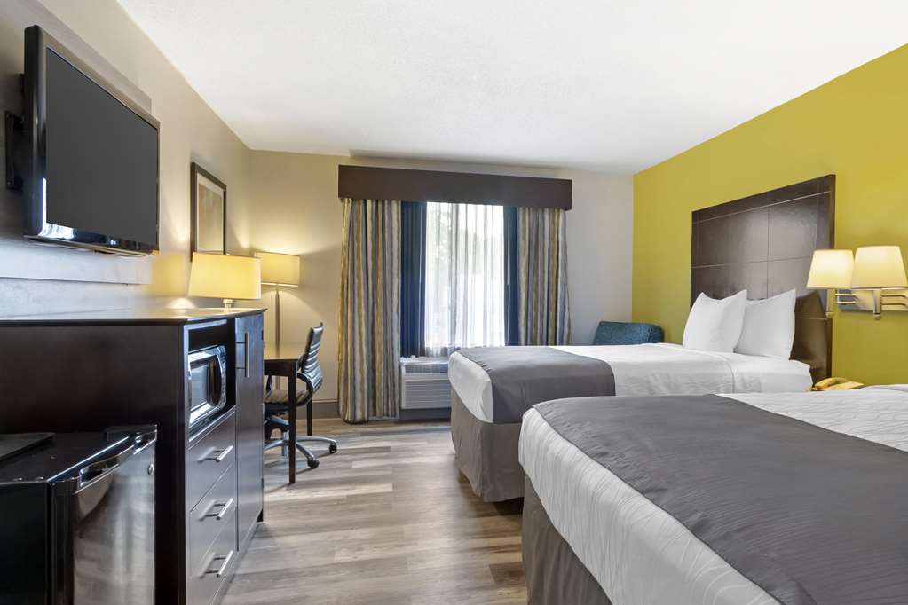 Фото Best Western Magnolia Inn and Suites