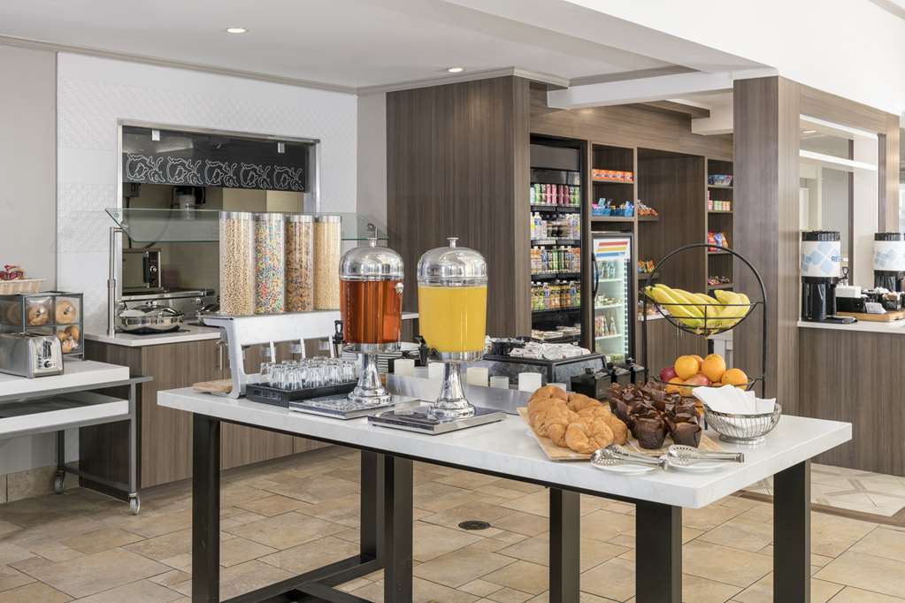Фото Hilton Garden Inn Boca Raton