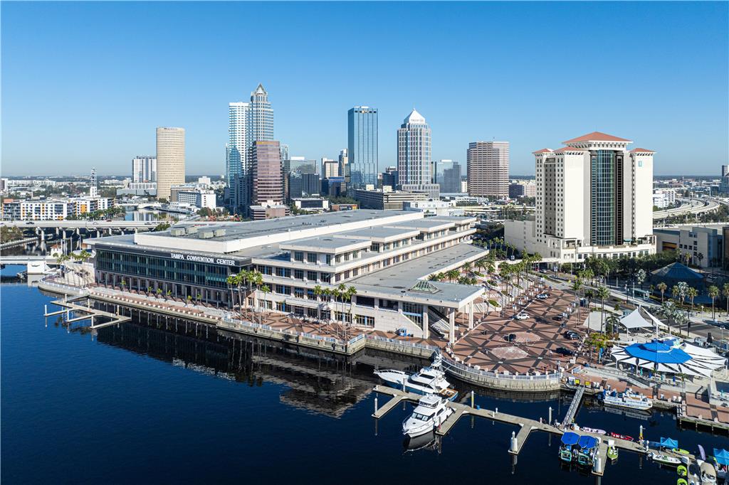 Фото Embassy Suites Tampa Downtown