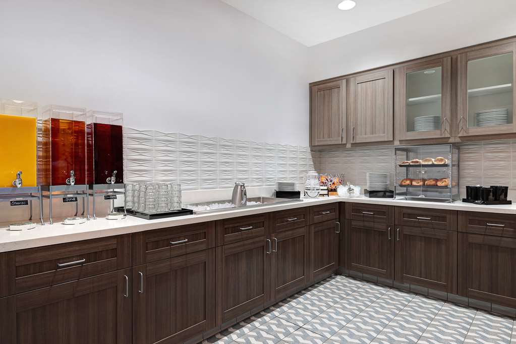 Фото Homewood Suites by Hilton Santa Clarita