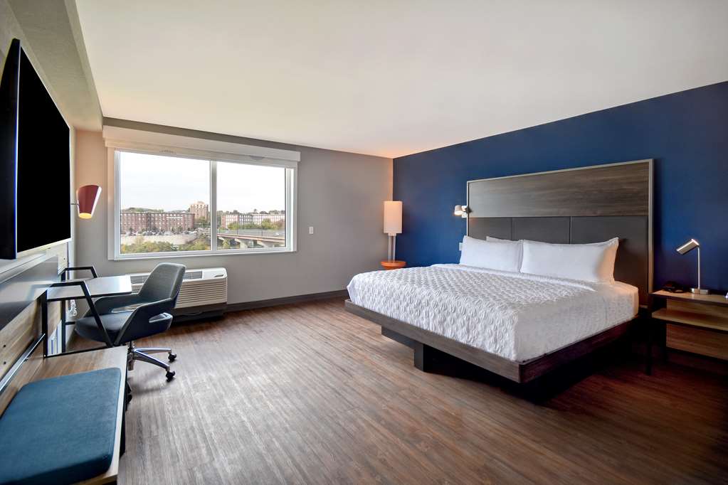 Фото Tru by Hilton Manchester Downtown