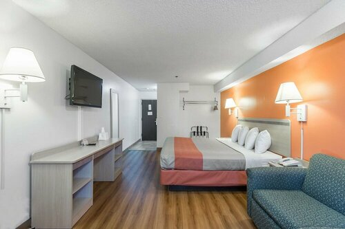 Гостиница Motel 6 Lawrence, Ks в Лоуренсе