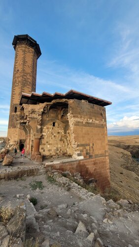 Ebul Menuçehr Camisi, turistik yerler, Kars, Kars Merkez , Ani Köyü ...