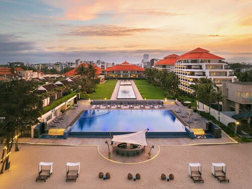 Гостиница Pullman Danang Beach Resort в Дананге