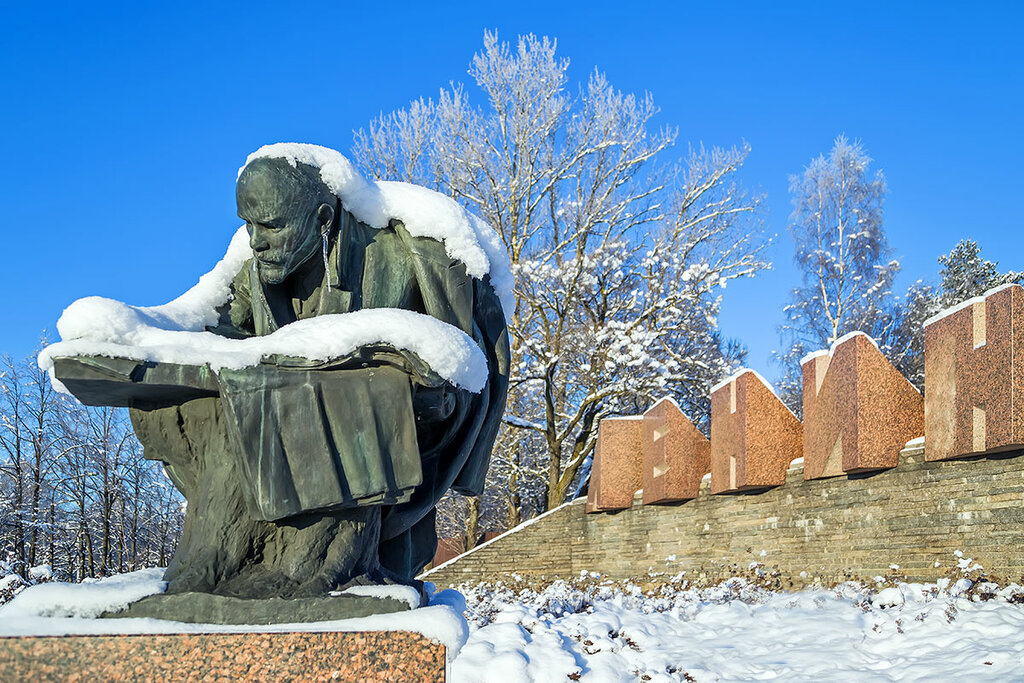 Памятник, мемориал В.И. Ленин, Сестрорецк, фото