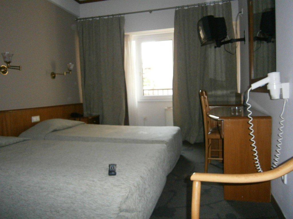 Фото Metropolitan Hotel