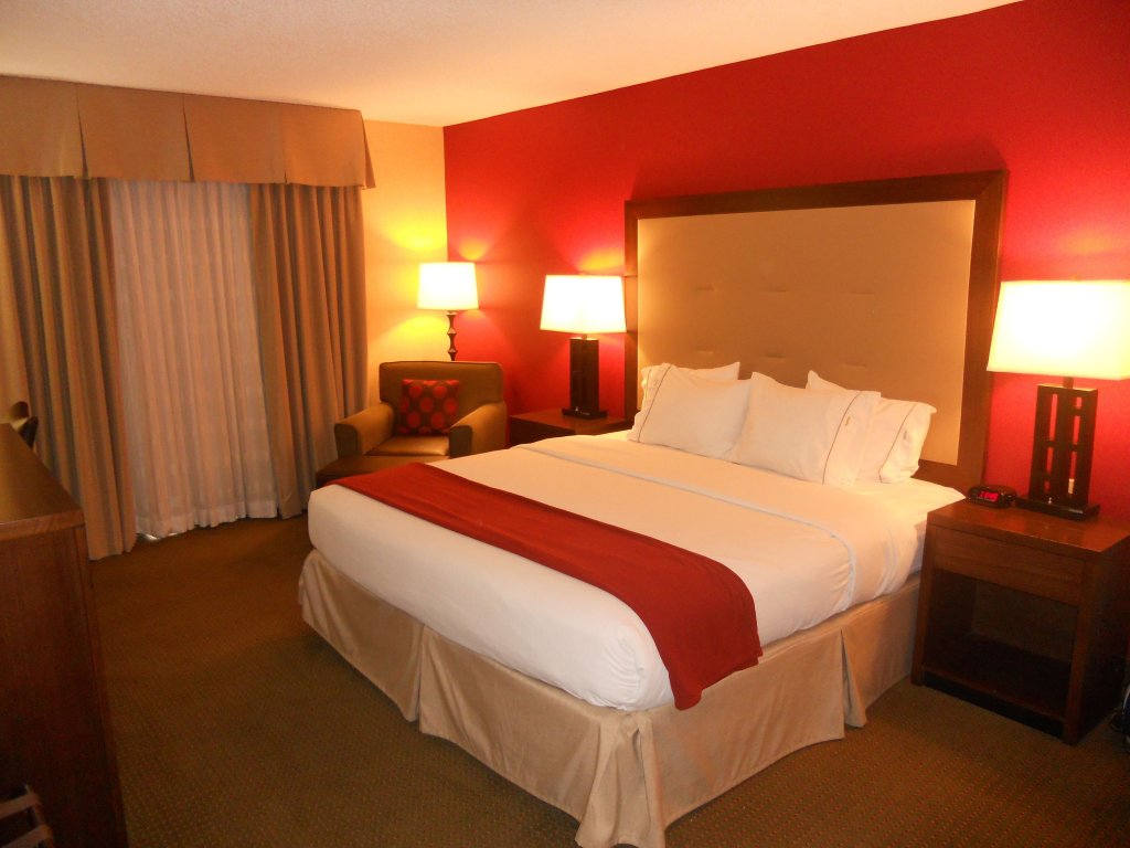 Фото Holiday Inn Express San Diego N - Rancho Bernardo, an Ihg Hotel