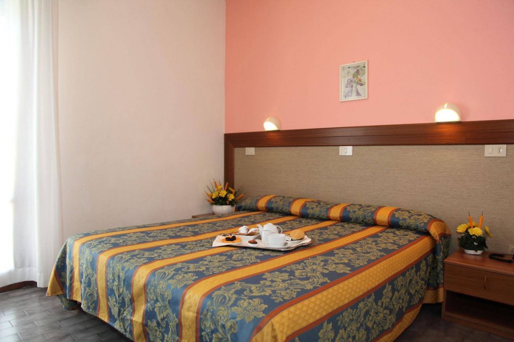 Фото Hotel Pigalle